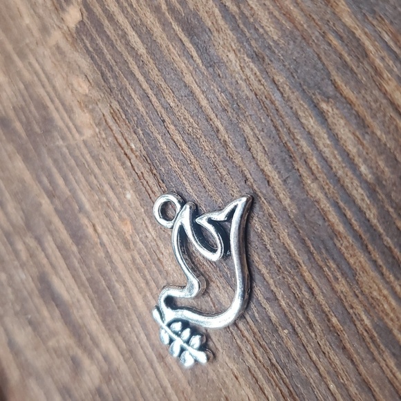 P106 holly dove charm - Picture 2 of 2